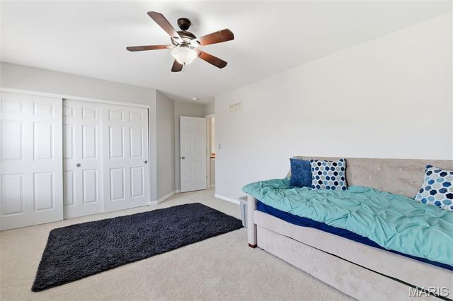 15552 Debridge Way, St Louis, MO 63034