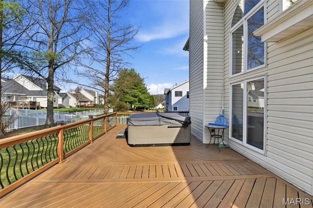 15552 Debridge Way, St Louis, MO 63034