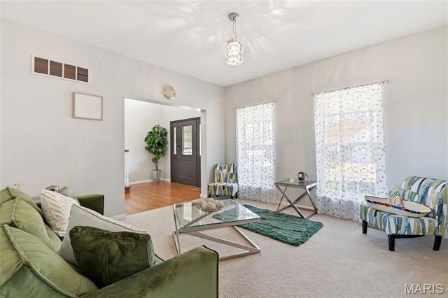 15552 Debridge Way, St Louis, MO 63034