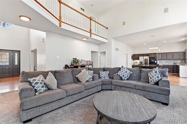 15552 Debridge Way, St Louis, MO 63034