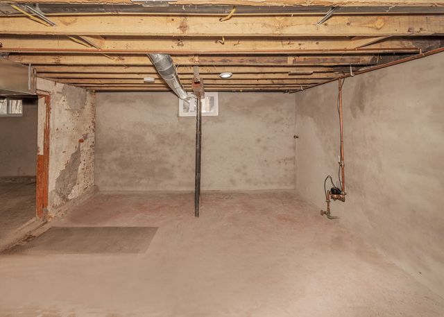 1212 14th Avenue, Moline, IL 61265