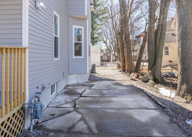 1212 14th Avenue, Moline, IL 61265