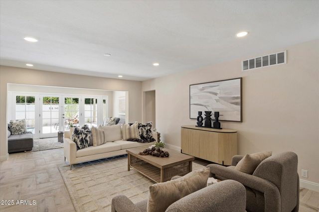 5217 N 18TH Place, Phoenix, AZ 85016