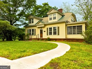 139 South Street, Carrollton, GA 30117