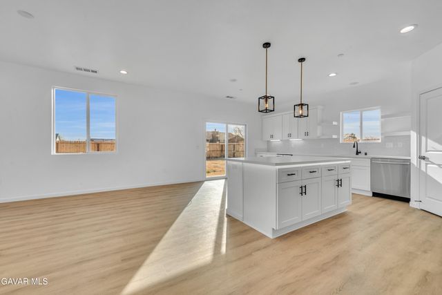 21420 Reed Place, California City, CA 93505