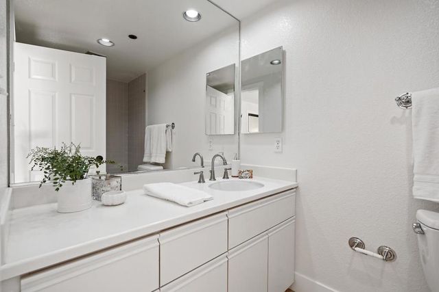 4159 El Camino Way B, Palo Alto, CA 94306