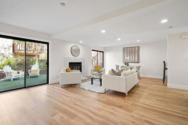 4159 El Camino Way B, Palo Alto, CA 94306