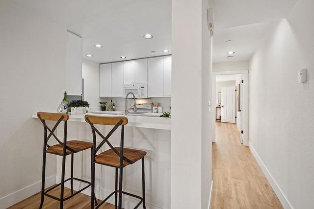 4159 El Camino Way B, Palo Alto, CA 94306