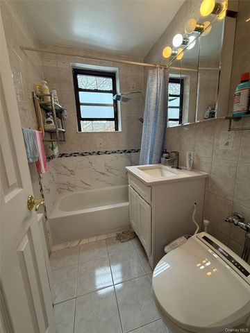 215-19 48th Avenue 2C, Oakland Gardens, NY 11364