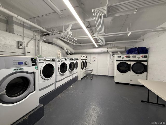 215-19 48th Avenue 2C, Oakland Gardens, NY 11364