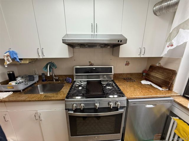 215-19 48th Avenue 2C, Oakland Gardens, NY 11364