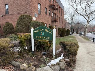 215-19 48th Avenue 2C, Oakland Gardens, NY 11364