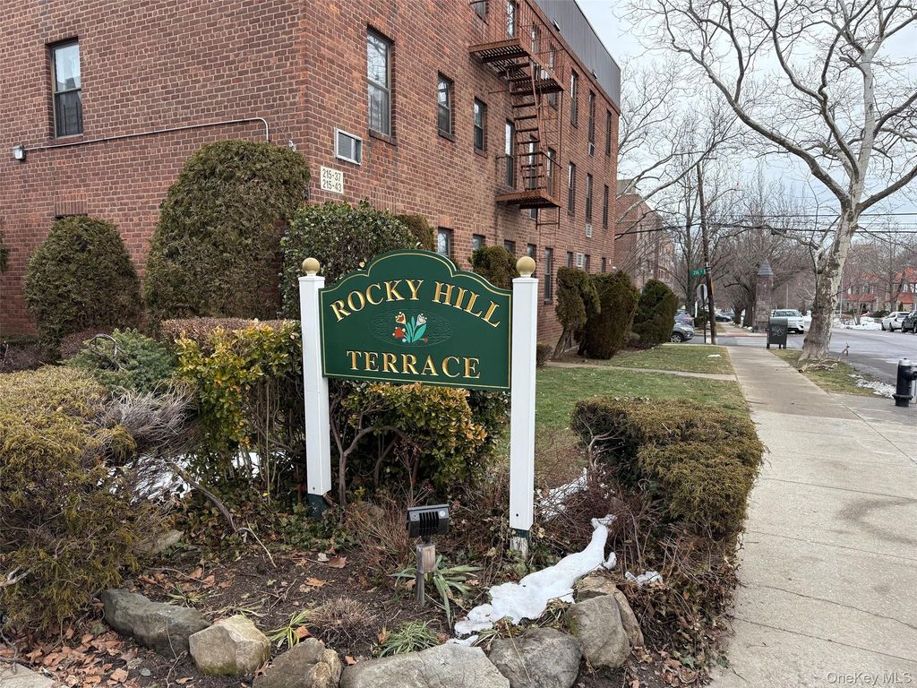 215-19 48th Avenue 2C, Oakland Gardens, NY 11364