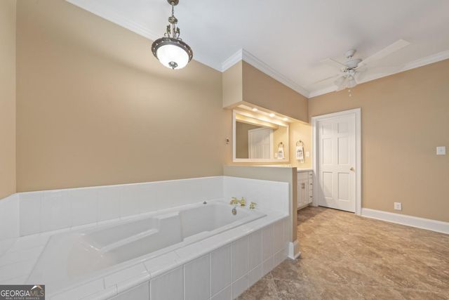183 E Lakeview Drive NE, Milledgeville, GA 31061