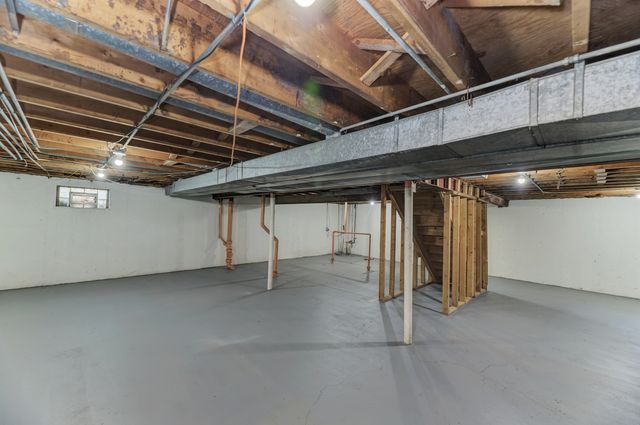 311 Montclare Lane, Wood Dale, IL 60191