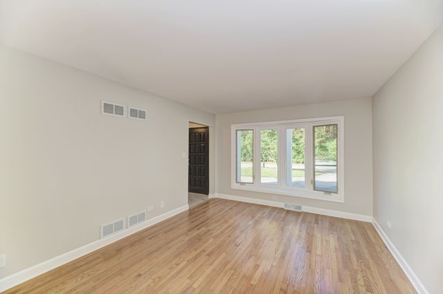 311 Montclare Lane, Wood Dale, IL 60191