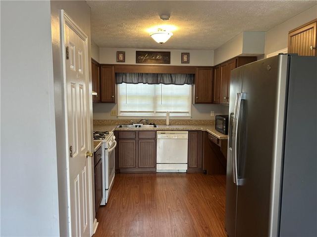 1237 Raleigh Way, Lawrenceville, GA 30043