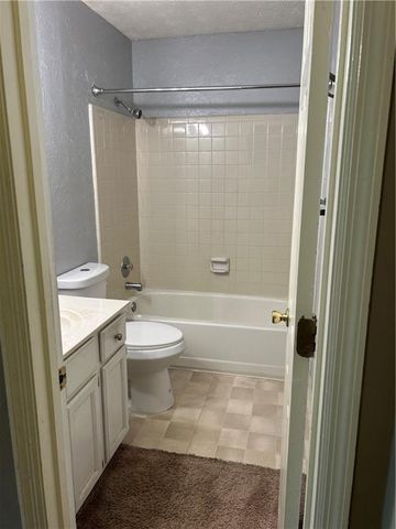 1237 Raleigh Way, Lawrenceville, GA 30043