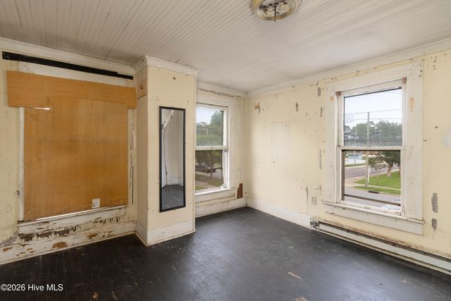 313 N Oakum Street, Edenton, NC 27932
