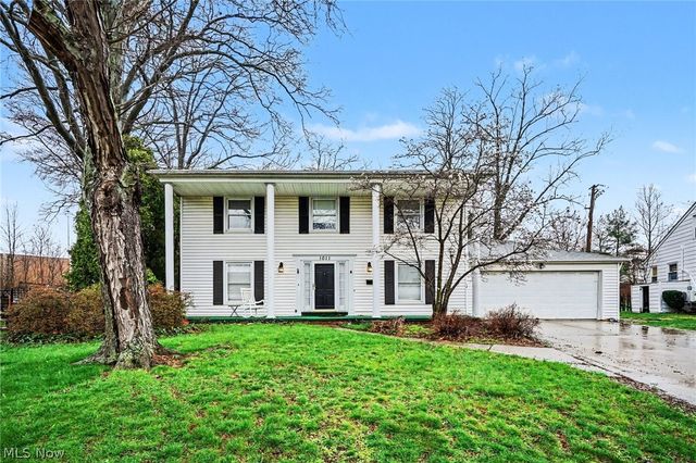 1011 Chatham Place, Rocky River, OH 44116