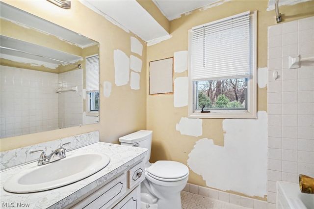 1011 Chatham Place, Rocky River, OH 44116