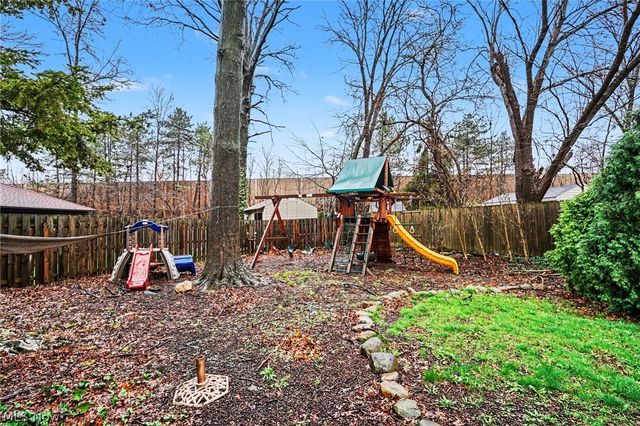 1011 Chatham Place, Rocky River, OH 44116