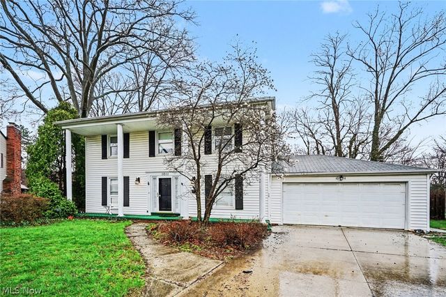 1011 Chatham Place, Rocky River, OH 44116