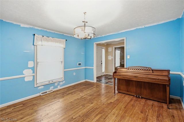 1011 Chatham Place, Rocky River, OH 44116