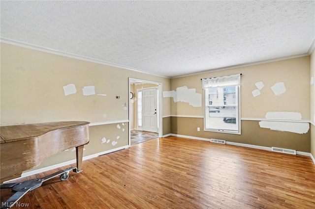 1011 Chatham Place, Rocky River, OH 44116