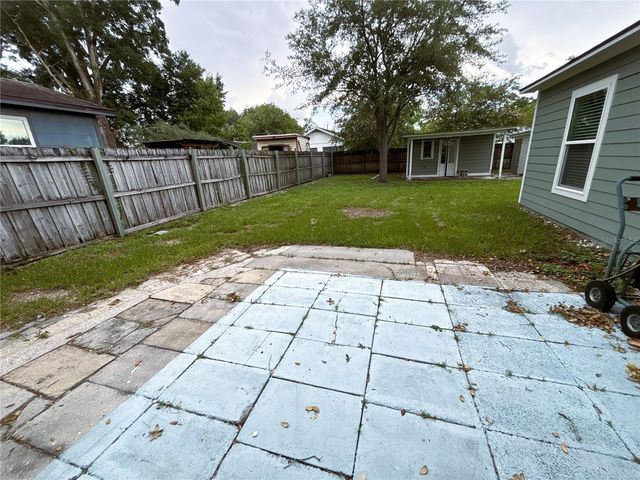 220 W NORTH STREET, Tampa, FL 33604