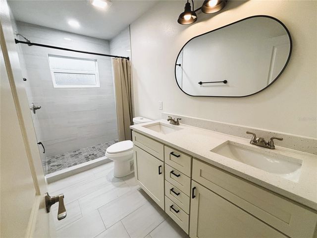 220 W NORTH STREET, Tampa, FL 33604
