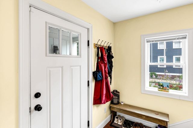 123-125 Water St 123, Newburyport, MA 01950