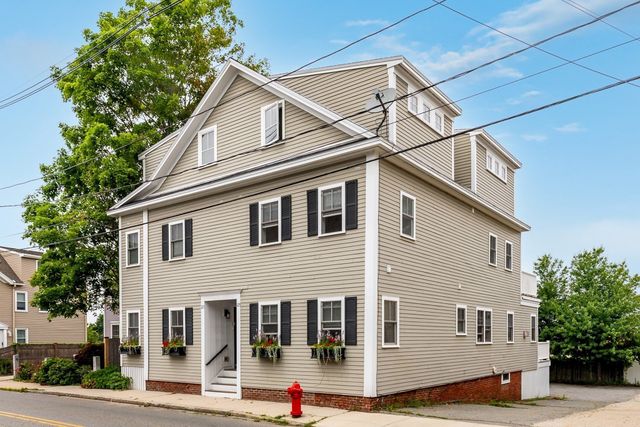 123-125 Water St 123, Newburyport, MA 01950