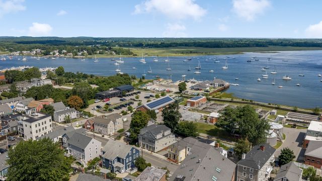 123-125 Water St 123, Newburyport, MA 01950