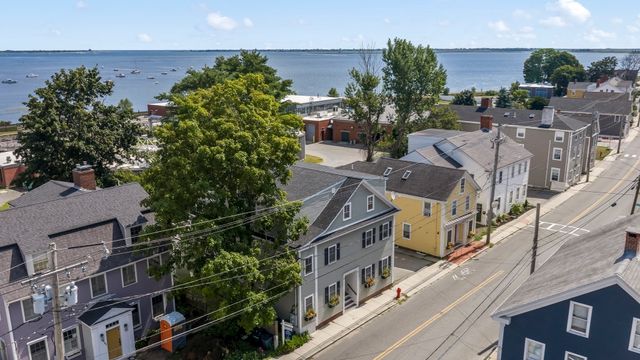 123-125 Water St 123, Newburyport, MA 01950