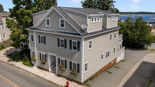 123-125 Water St 123, Newburyport, MA 01950