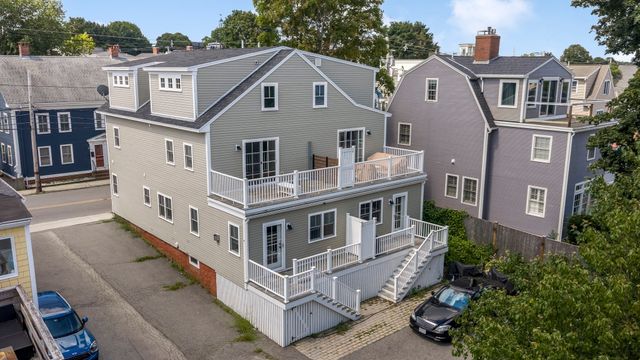 123-125 Water St 123, Newburyport, MA 01950