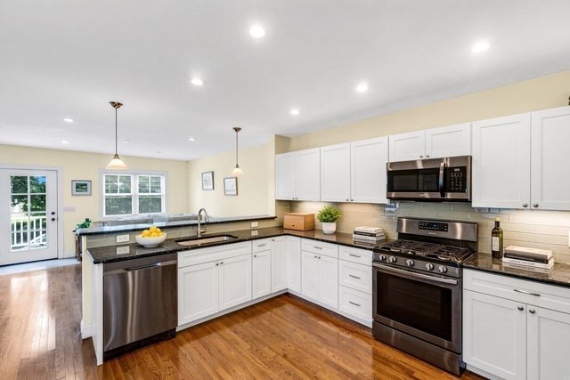 123-125 Water St 123, Newburyport, MA 01950