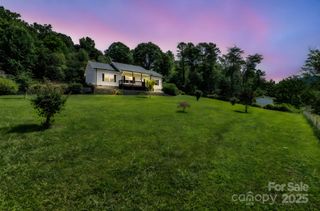 220 Bee Ridge Road, Asheville, NC 28803