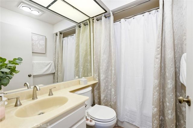 7255 Balboa 20, Lake Balboa, CA 91406
