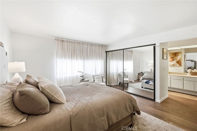 7255 Balboa 20, Lake Balboa, CA 91406
