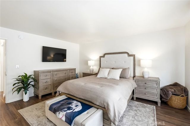 7255 Balboa 20, Lake Balboa, CA 91406