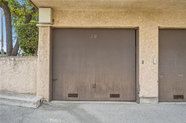 7255 Balboa 20, Lake Balboa, CA 91406