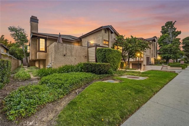 7255 Balboa 20, Lake Balboa, CA 91406