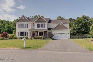 65 Haywood Lane, East Greenbush, NY 12144