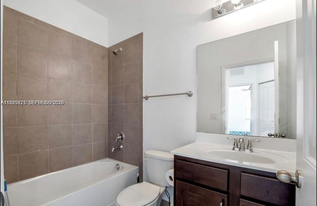 3327 NW 10th Ave, Pompano Beach, FL 33064