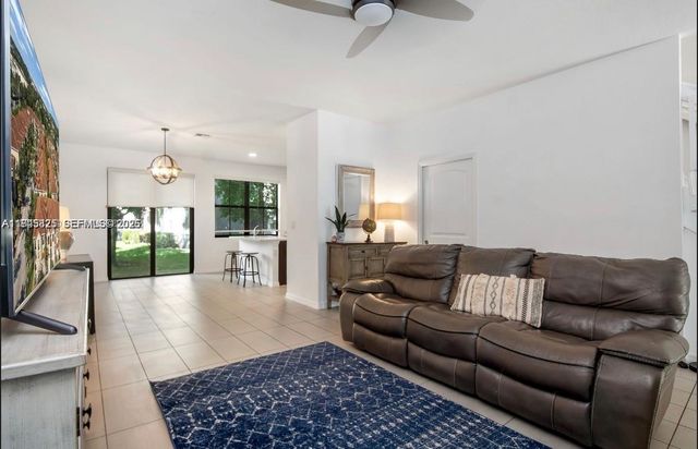 3327 NW 10th Ave, Pompano Beach, FL 33064