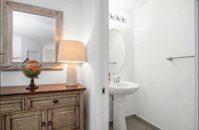 3327 NW 10th Ave, Pompano Beach, FL 33064