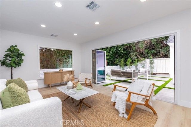 3960 Verdugo View Drive, Los Angeles, CA 90065