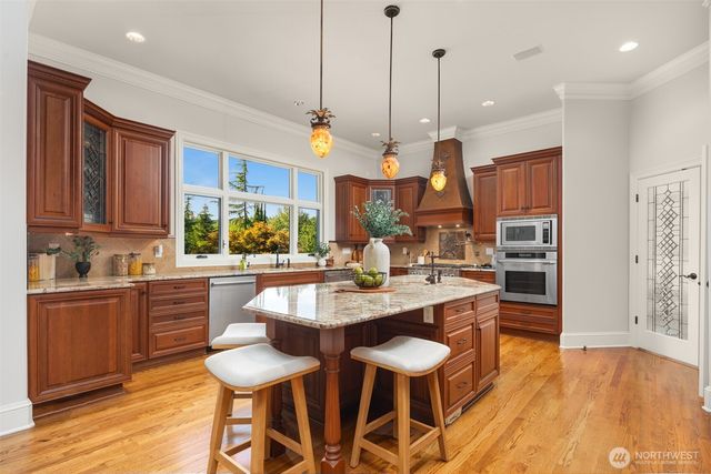 6351 163rd Place SE, Bellevue, WA 98006